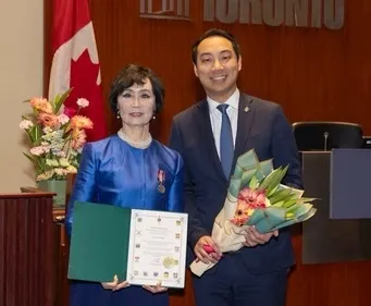 Huân chương đăng quang của Vua Charles 3 trao tặng cho nghệ sỹ múa Shen Yun
